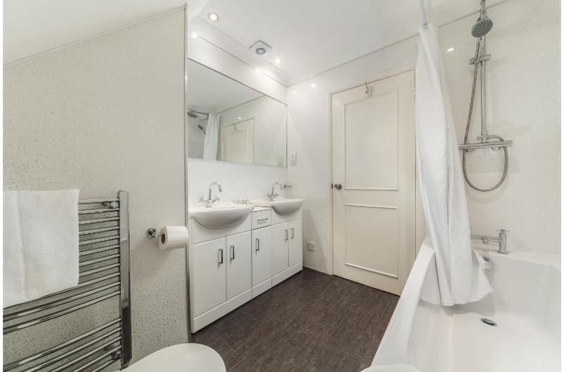 Superior Double Room image 4