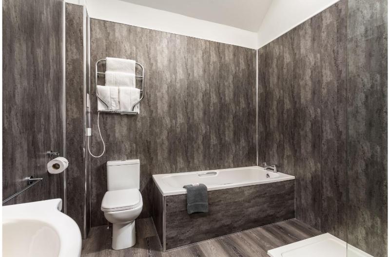 Deluxe Double Suite with Hot tub image 2