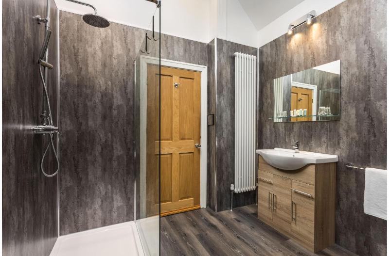 Deluxe Double Suite with Hot tub image 3