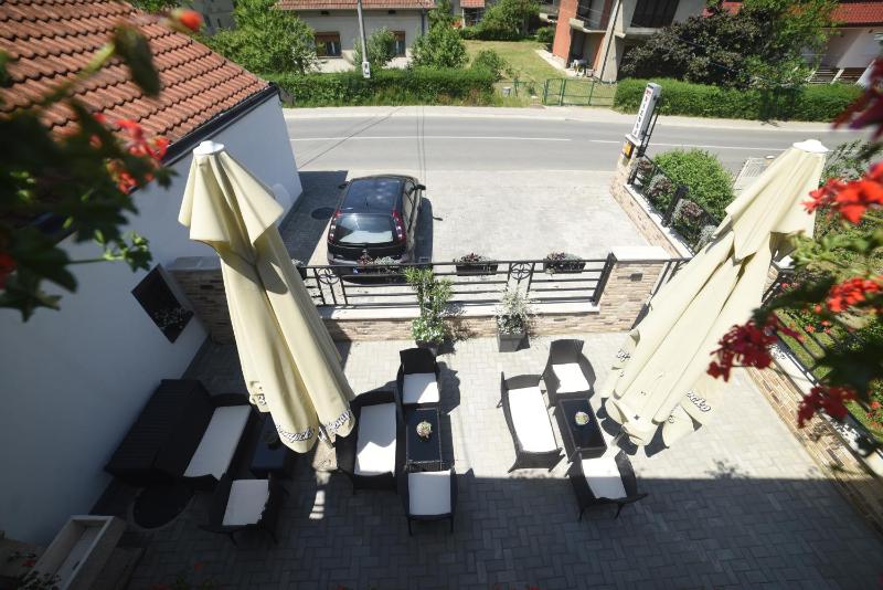 Deluxe Double Room with Balcony image 2