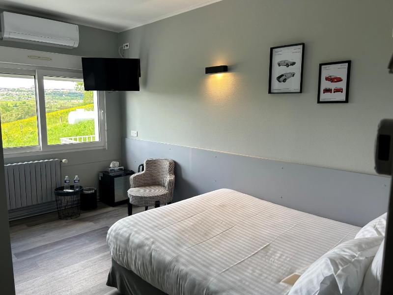Double Room image 1