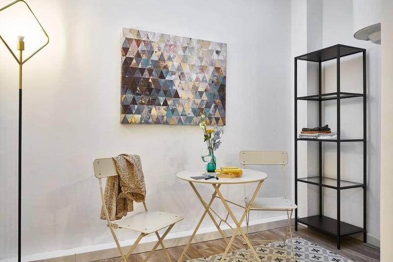 BeBarceloner Eixample Duplex Apartments - image 14