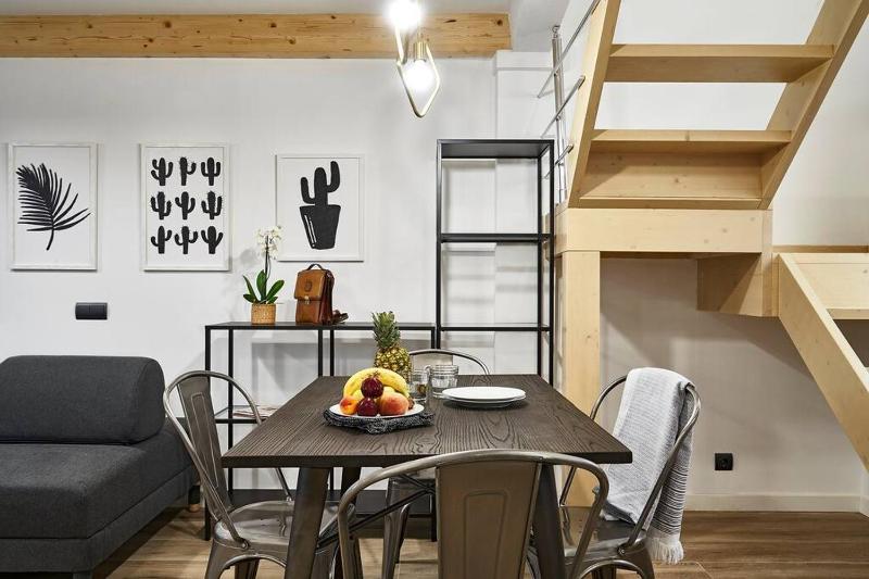 BeBarceloner Eixample Duplex Apartments - image 10