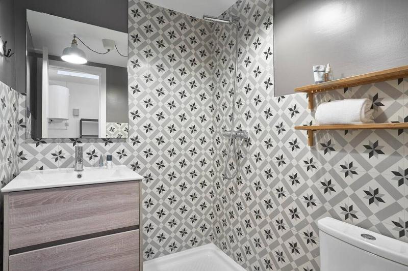BeBarceloner Eixample Duplex Apartments - image 2