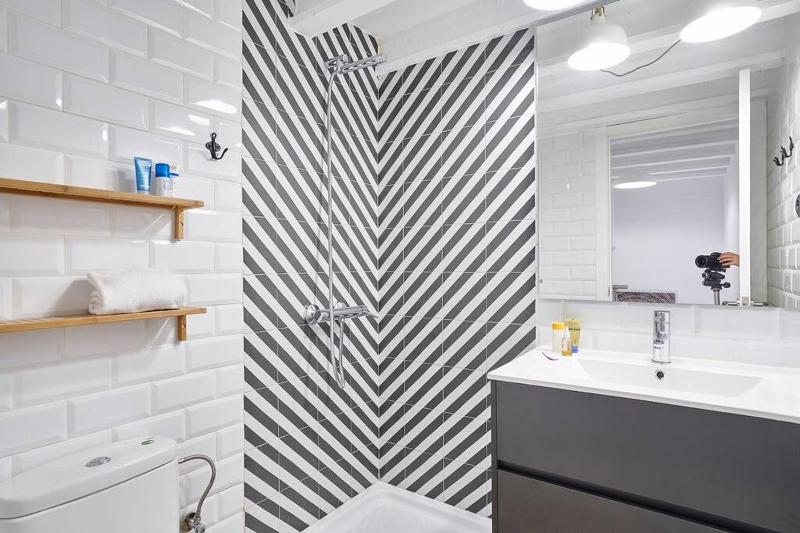 BeBarceloner Eixample Duplex Apartments - image 15