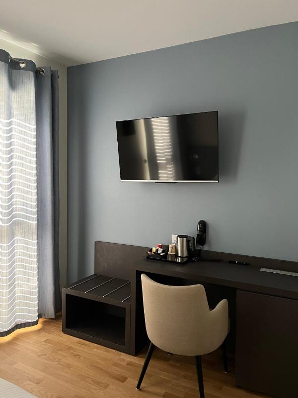 Superior Twin Room image 2