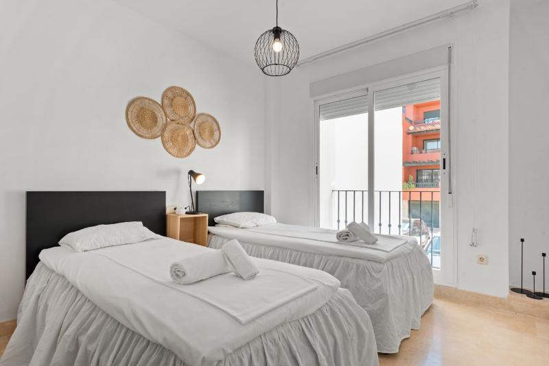 Calahonda apt by Costarentals - Ref 205 - image 24