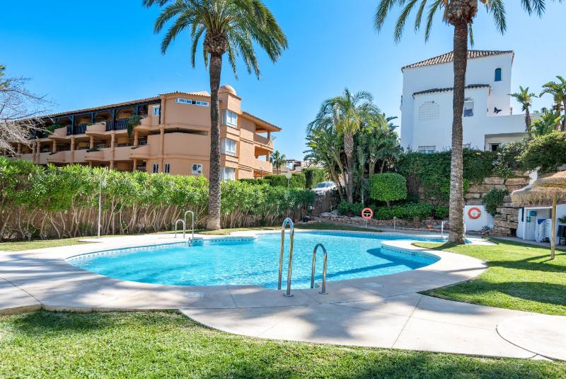Calahonda apt by Costarentals - Ref 205 - image 12