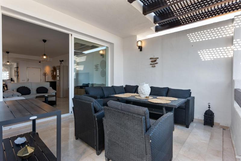 Calahonda apt by Costarentals - Ref 205 - image 14