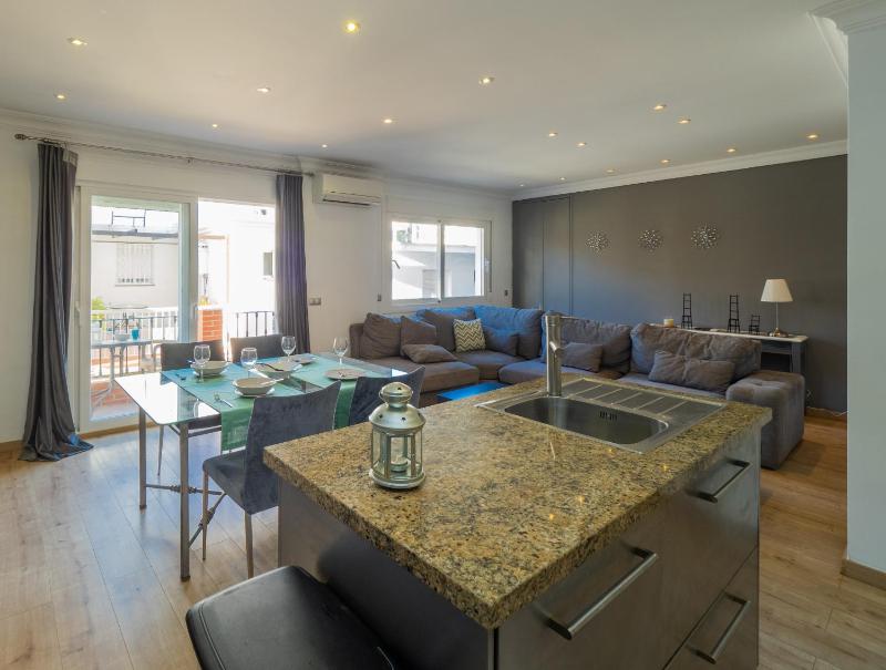 Cubo's Beach Side Apartment at La Cala - image 42