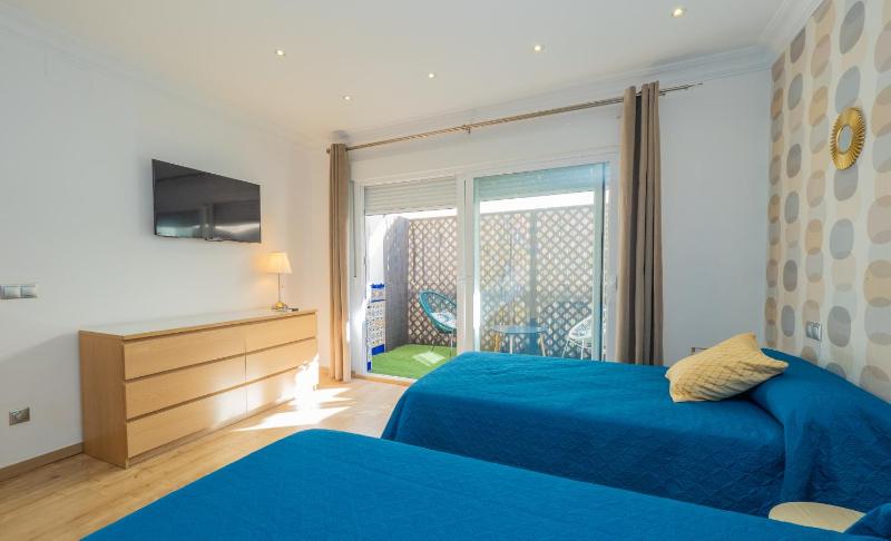Cubo's Beach Side Apartment at La Cala - image 41