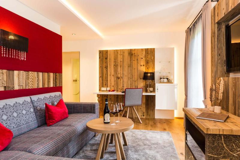 AllgaeuGlueck Suite with extra bed image 3