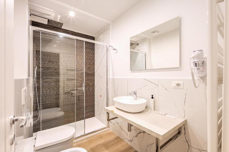 Standard Family Room image 2