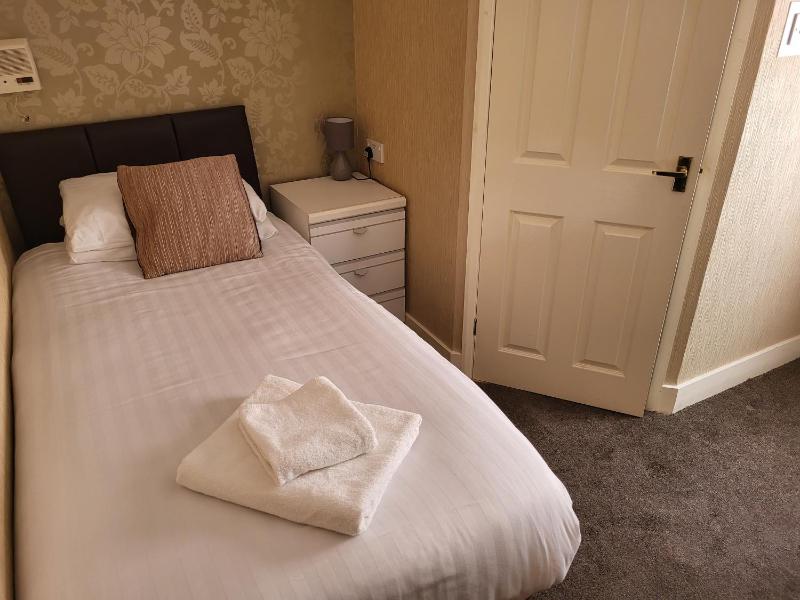Single Room image 4