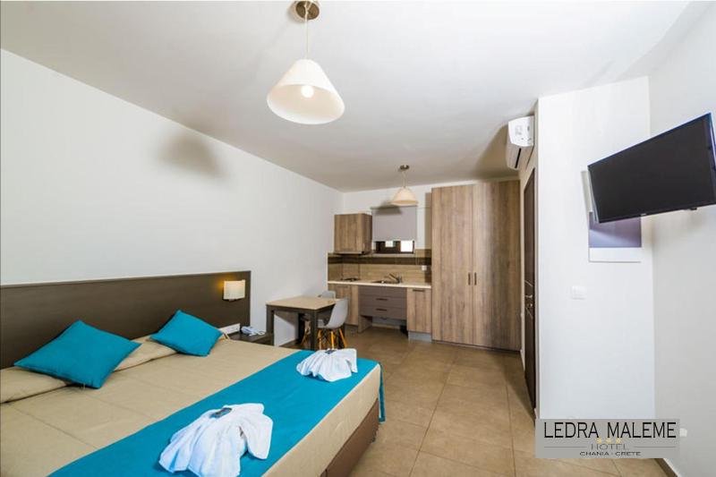 Studio (2 Adults) image 1