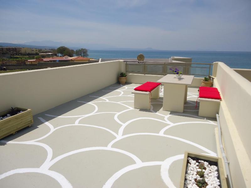 Three-Bedroom Apartment with private roof terrace (4-7 Adults) image 2