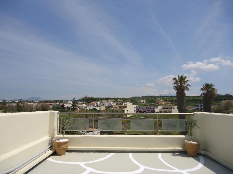 Three-Bedroom Apartment with private roof terrace (4-7 Adults) image 3