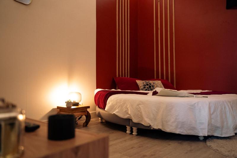 Ignite Love Room - image 5