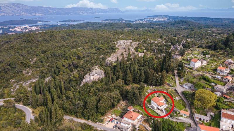 Holiday house with a parking space Zrnovo Korcula - 21067 - image 1