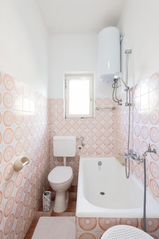 3 bedroom apartment for 5 people - image 20