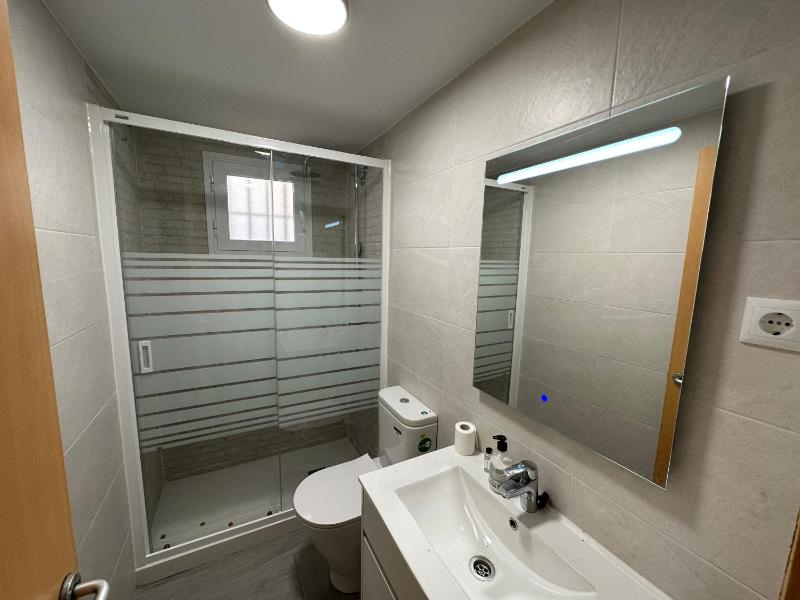 Gran apartamento céntrico y muy cerca de la playa - image 14