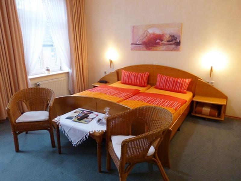 Double Room image 4