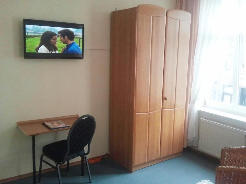 Double Room image 3