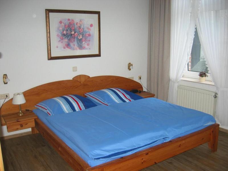 Double Room with Extra Bed image 2