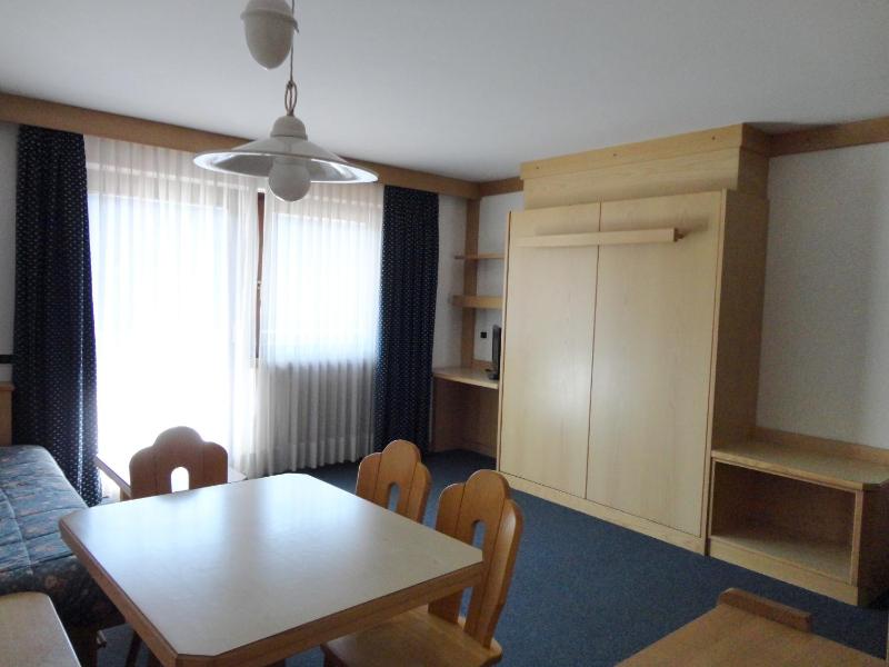One-Bedroom Apartment image 4