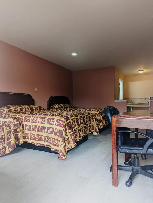Queen Room with Two Queen Beds image 1