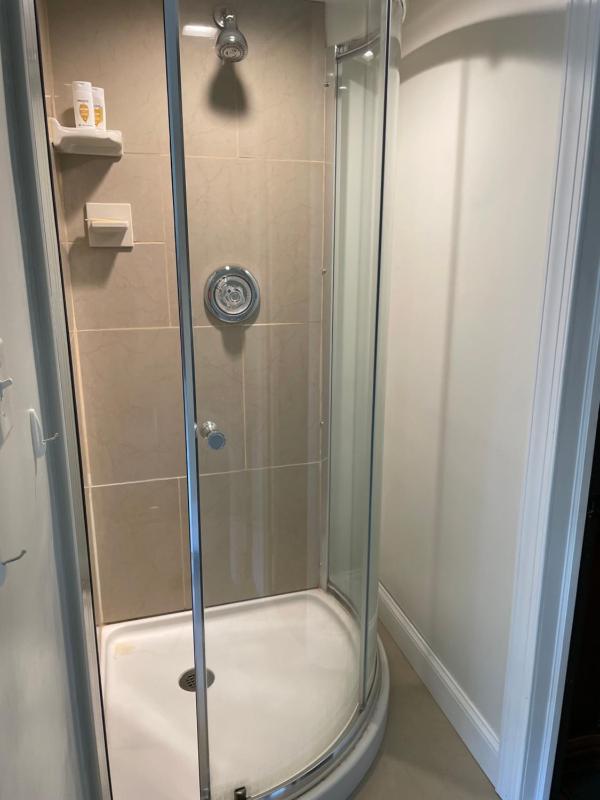 Double Room with Private Bathroom image 2