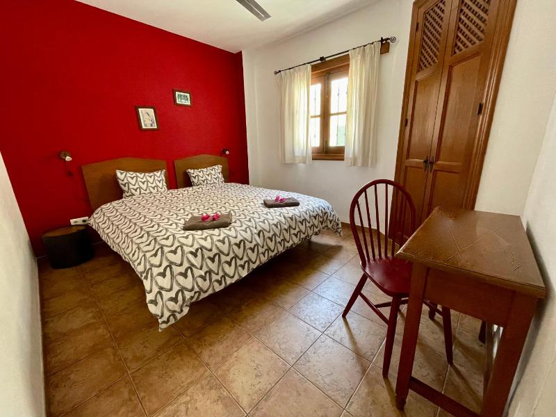 Double or Twin Room image 3