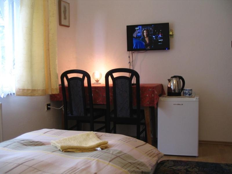 Double Room image 2