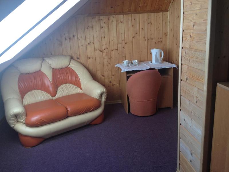 Budget Double Room image 3