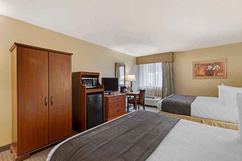 Queen Room with Two Queen Beds - Disability Access image 2