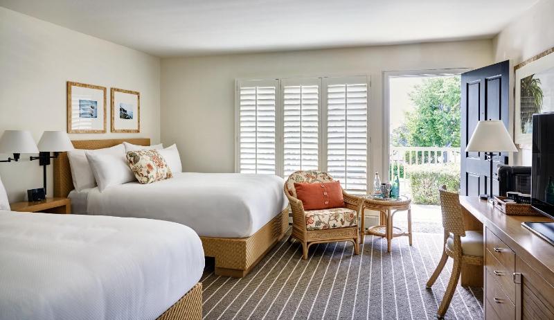 Queen Room with Two Queen Beds - Balcony image 4