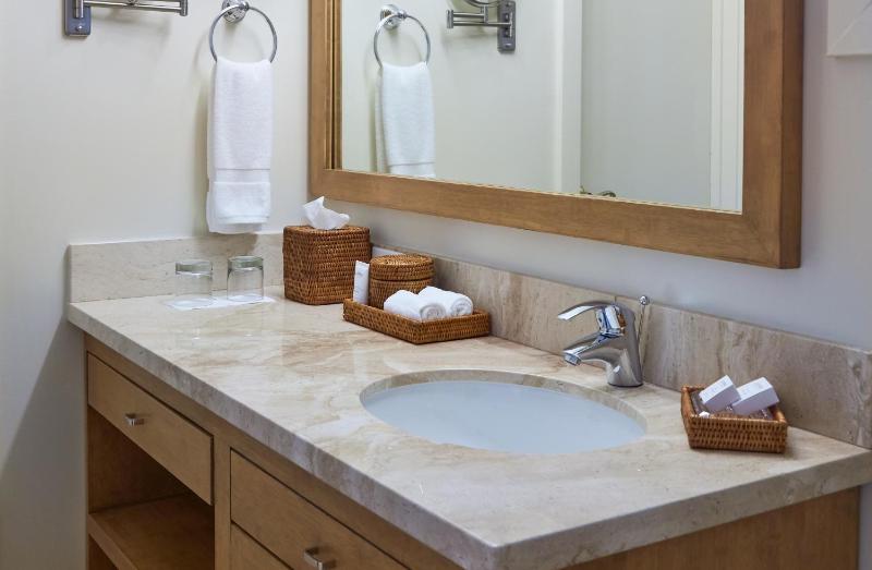 Upper Level King image 4