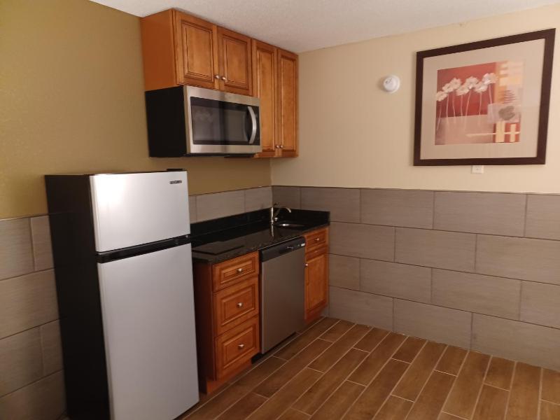 Superior Queen Room with Refrigerator - Non Smoking image 3