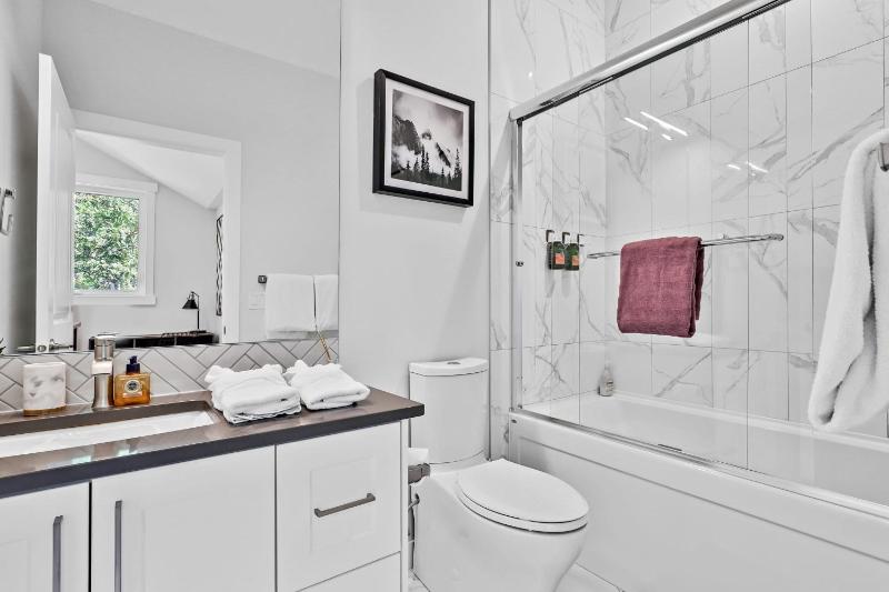 The Alpine Escape by Samsara Resort Top View Downtown 4BR & 3BTH - image 33