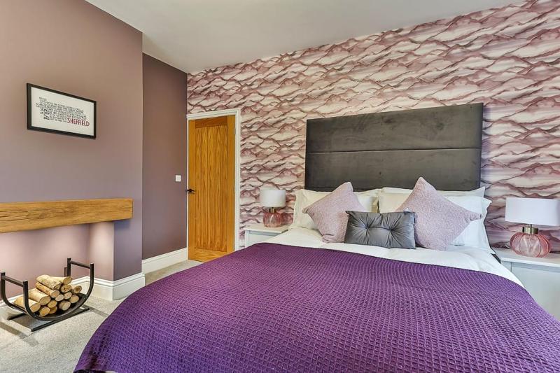 Luxury Spacious Pad with Games Room - image 8