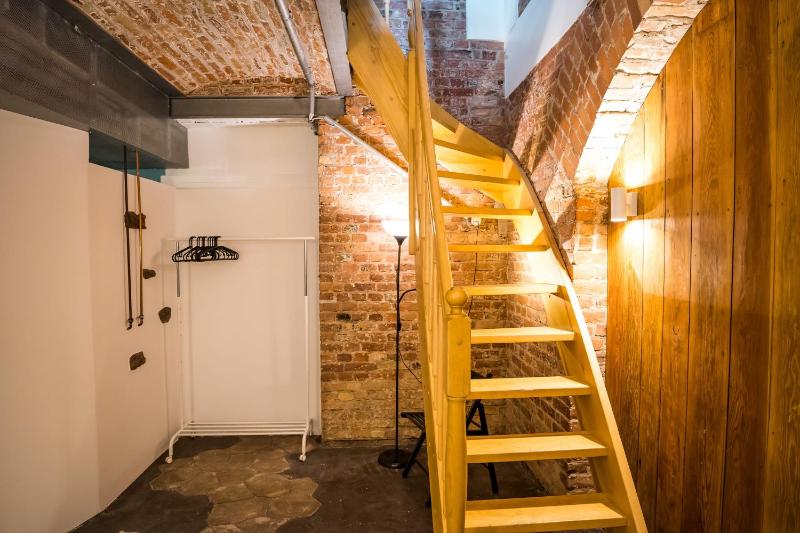 Spacious Apartment in Berlin Mitte for 6 - image 6