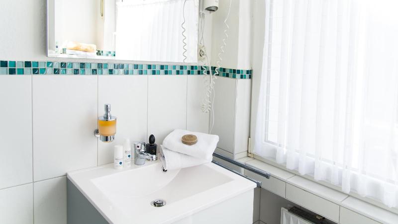 Double Room image 2