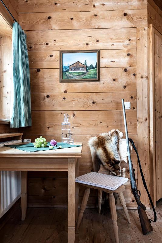 Deluxe Double Room with Bath image 4