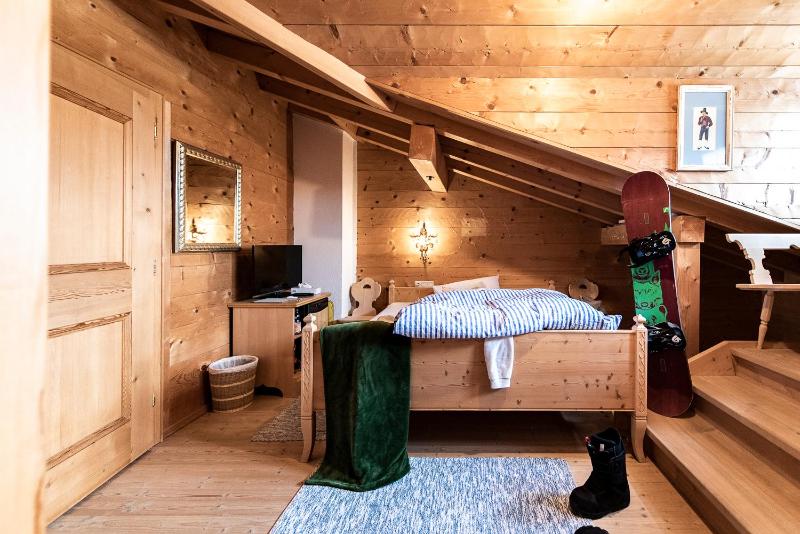 Classic Double Room image 4