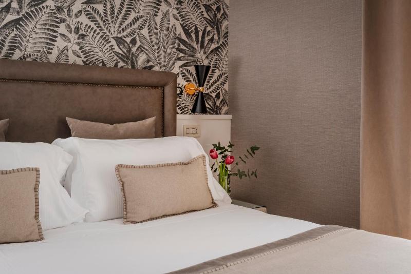 Classic Double Room image 1