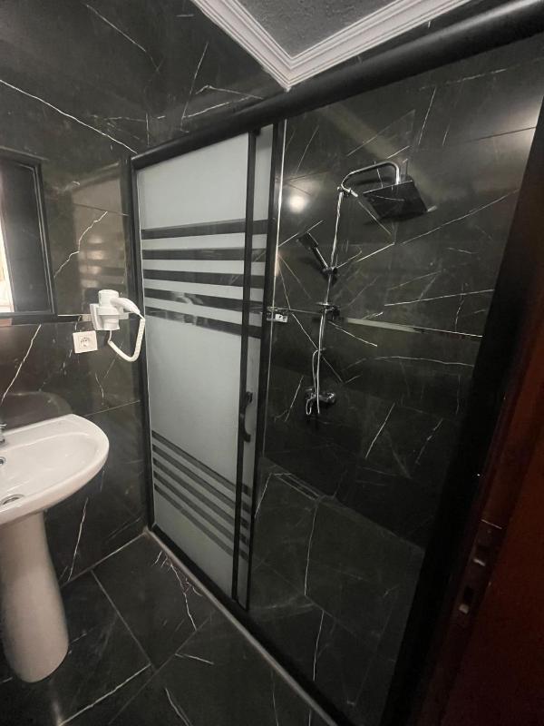 Standard Triple Room image 4