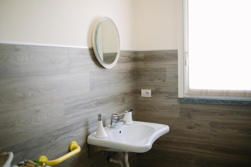 Double Room with Shared Bathroom - Disability Access image 4
