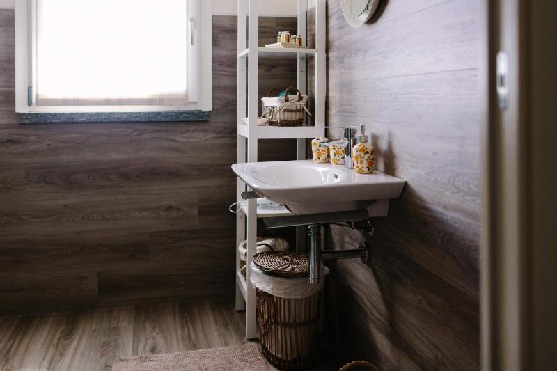 Double or Twin Room with Shared Bathroom image 3