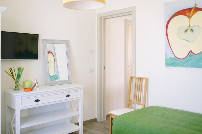 Double or Twin Room with Shared Bathroom image 1