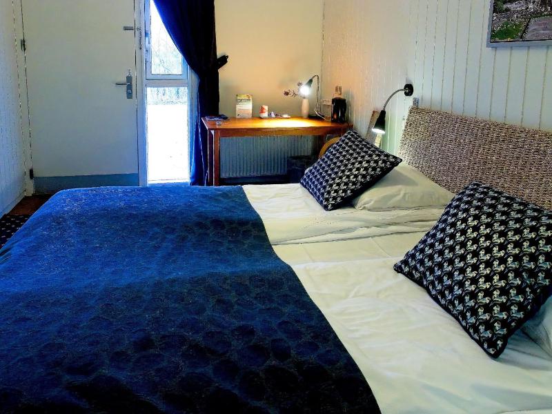 Double Room with Private Bathroom image 4